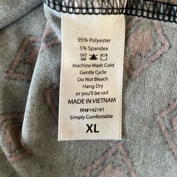 LULAROE BASEBALL STYLE TEE Size XL GRAY BLACK RED - Picture 7 of 7